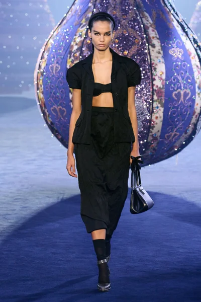 Look 3